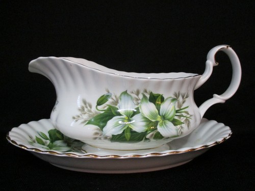 Royal albert trillium gravy - royal,