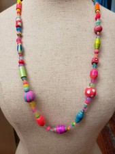 Collana boho perline arte neon