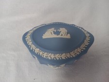 Wedgwood Scatola portagioie in diaspro ovale cherubini smerlati