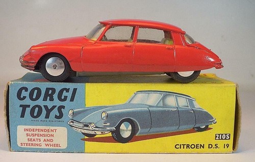 Corgi toys 210 citroen 19 - corgi, ds