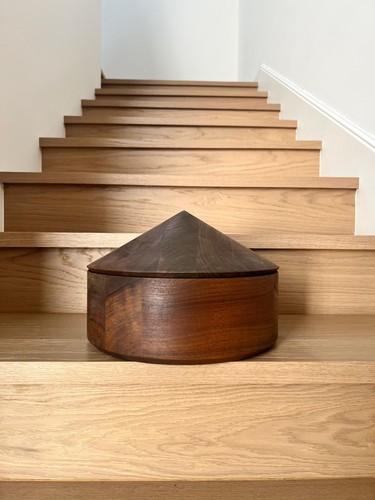 Contenitore cono legno noce - in,
