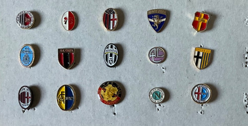 New lot pins club - 15,