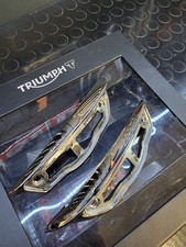 Supporto fregi serbatoio Benzina Triumph Bonneville T100 T120