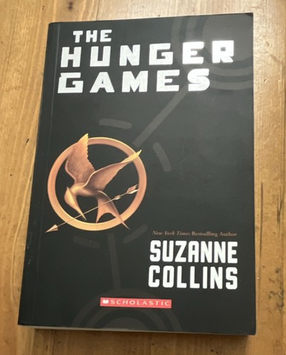 The hunger games paperback - the,