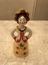Figurina "Ragazza in un Kokoshnik" Fabbrica di Porcellane Dulevo (Dulevo) 1968-91 URSS
