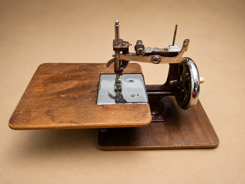 Vintage portable mini hand - portable,