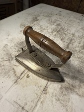 FERRO DA STIRO ANTICO