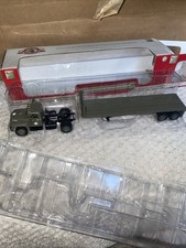 Trattore Ford F-800 con
