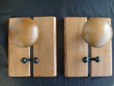 NR. 2 ATTACCAPANNI DA MURO IN