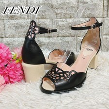 Fendi cinturino alla caviglia