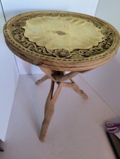 HAND CARVED TABLE 3 LEG
