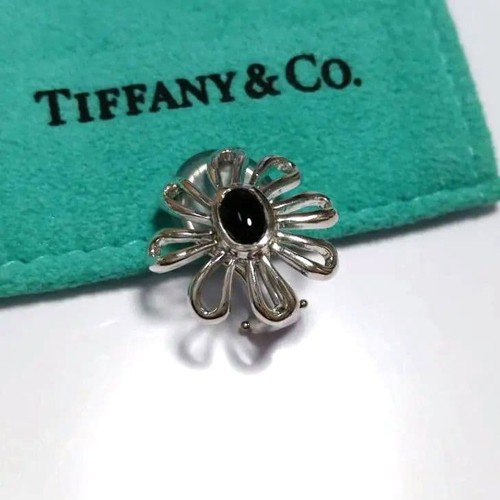 Orecchino tiffany co - &,