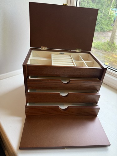 Mele wooden jewellery - mele, box