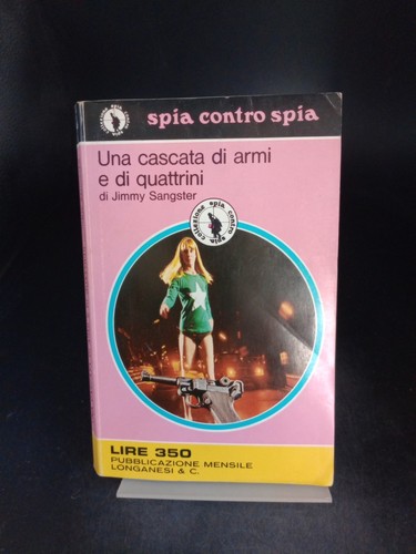 Una cascata armi di - una, e