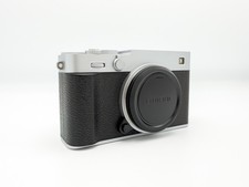 Fotocamera Fujifilm X-E5 - argento - come nuova (confezione) - con impugnatura