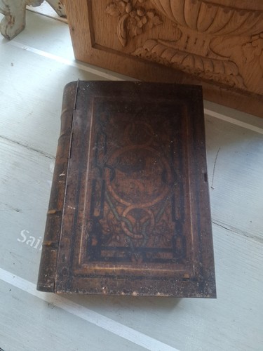 Ancienne boite livre tôle - ancienne,