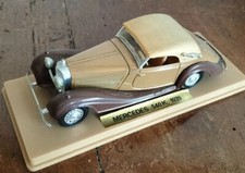 AUTO SOLIDO MODELLO MERCEDES 540K ANNO 1939 IN SCALA 1/43 SU ALZATINA ORIGINALE