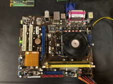 ASUS M2N66-AM Plus 2.01G mir 1GB di RAM e CPU AMD Athlon II OK