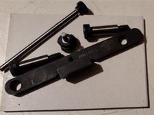 Attrezzo blocco albero camme