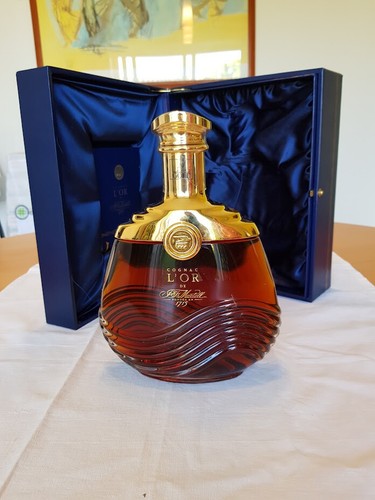 Carafe martell neuve - or, neuve,dans