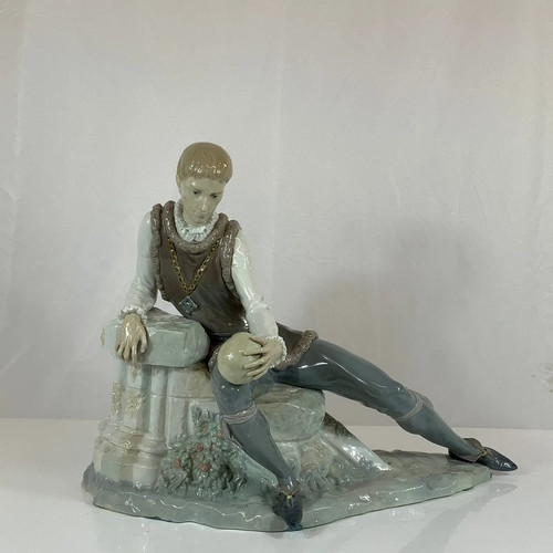 Hamlet large lladro porcelain - hamlet:,