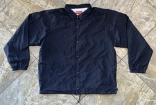 Giacca nera con bottoni