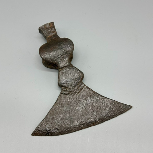 Reperto archeologico ascia - reperto, da