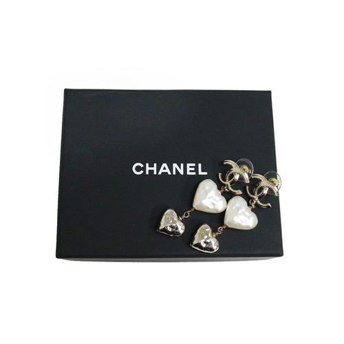 Chanel ab7528 logo heart - chanel,