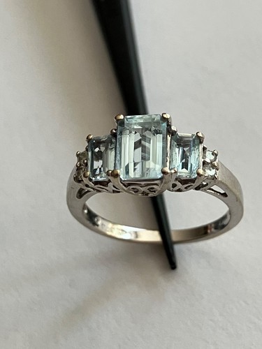 Anello con diamanti