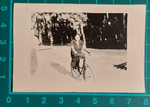 Foto donna bici viareggio - foto,