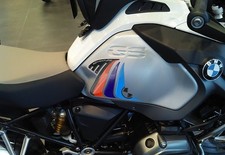 2 ADESIVI gel 3D PROTEZIONI