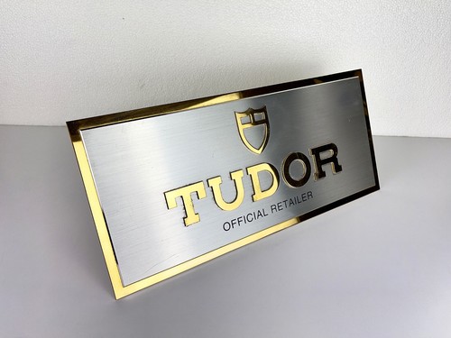 Insegna metallo tudor rilievo - metallo,