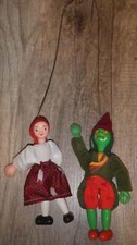 2 MARIONETTE IN LEGNO CON ASTA
