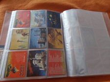 Cartella piena di carte d'arte