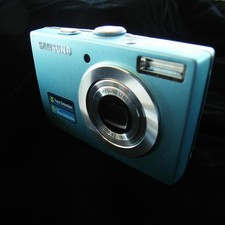 Samsung L100 8.2 MP Compact