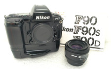 Nikon F90X macchina fotografica analogica vintage 35mm a rullino con obiettivo