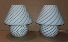 2 Lampade Murano a Fungo in vetro bianco/azzurro con righe a spirale - H=25 cm