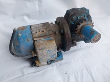 motore elettrico kw 0.33  hp 0.45  giri 1400  230 v motoriduttore 1/60 flangiato