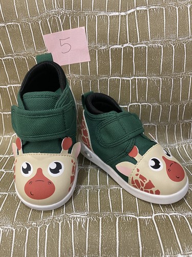 Ikiki squeaky shoe giraffe - squeaky,