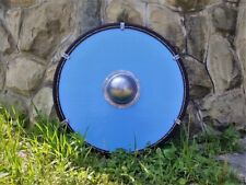 Scudo cavaliere medievale, pronto per la battaglia con armi, design rotondo, LARP, HEMA, SCA