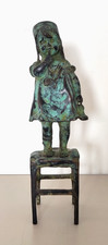 Statua ragazza timida bronzo
