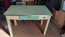 Tavolo vintage anni 50 in legno massello e formica