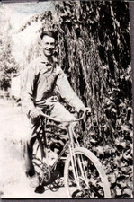 FOTOGRAFIA UOMO BICICLETTA MODA HEMET IDYLLWILD WINCHESTER CALIFORNIA VECCHIA FOTO