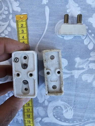 Isolatori materiale elettrico - isolatori,