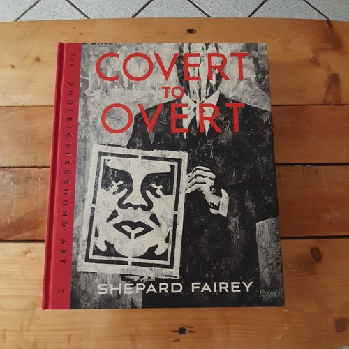 Obey covert overt - to, libro