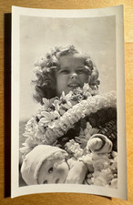 SHIRLEY TEMPLE che tiene BAMBOLA LENCI in HAWAI vintage anni '30 foto SNAPSHOT