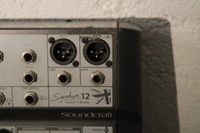 SOUNDCRAFT Signature 12 -