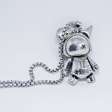 Collana in acciaio con ciondolo bambolina arti mobili, per uomo e donna