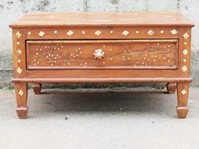 comodino, base, tavolino indiano coloniale antico con intarsi in osso