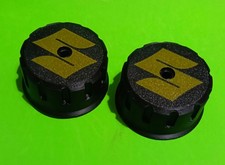 COPPIA TAPPO COPRIMOZZO NERO LOGO VERDE PER SUZUKI SAMURAI SANTANA SJ410 SJ413